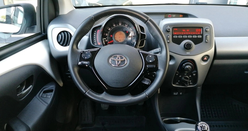 Toyota Aygo cena 45900 przebieg: 67107, rok produkcji 2020 z Grudziądz małe 191